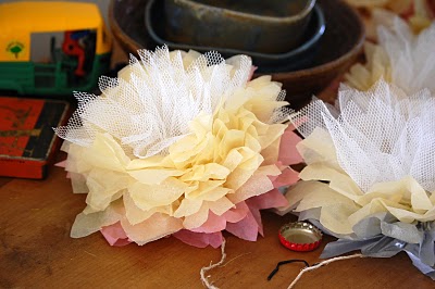 красивых идей: цветы из ткани своими руками с фото