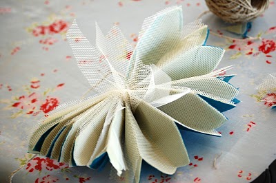 как сделать цветок из ткани и бумаги своими руками